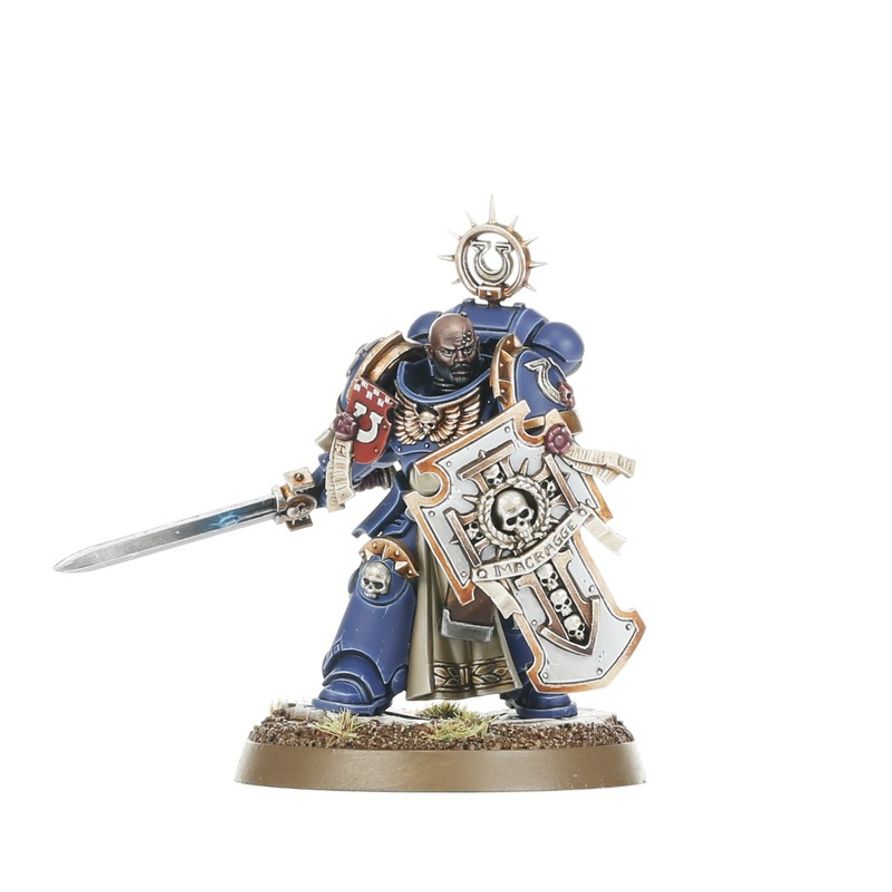 Warhammer 40k: Squad Space Marines Captain Titus and The Wardens of Ultramar