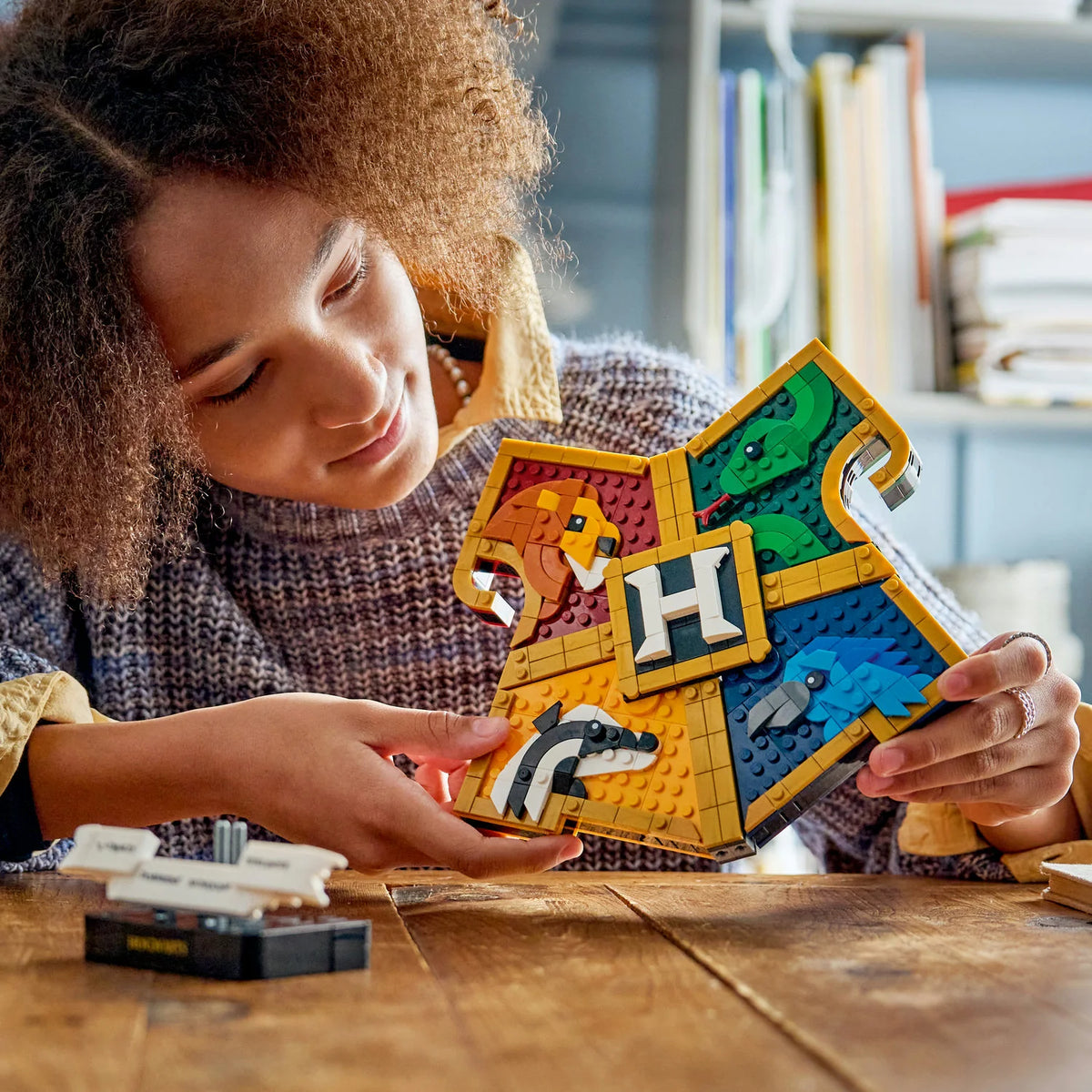 LEGO: Hogwarts™ House Crest